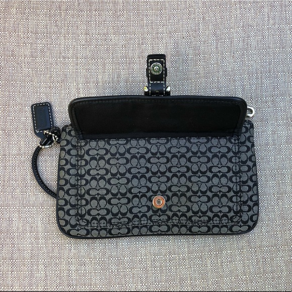 COACH wristlet - Picture 5 of 10